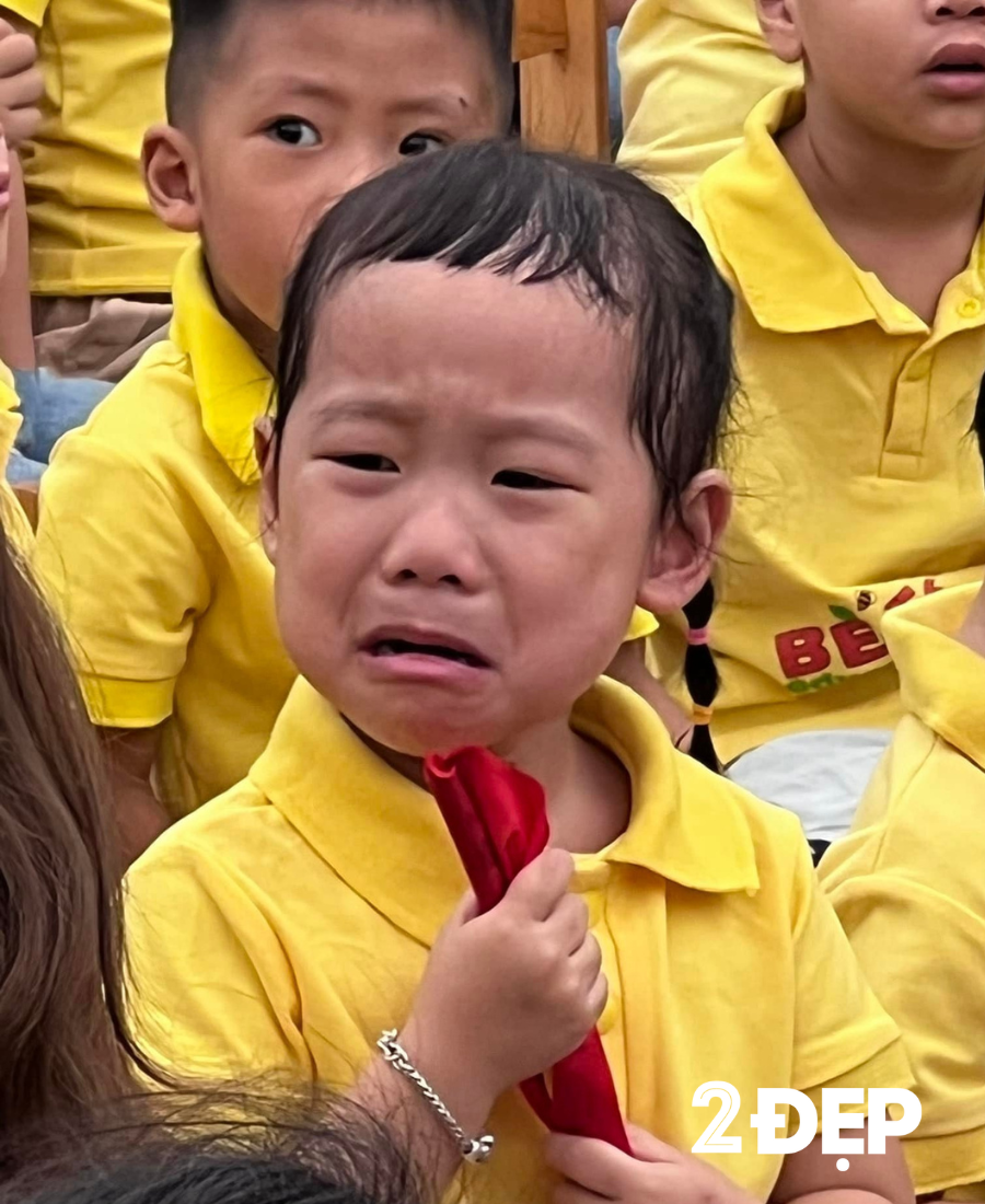 Biểu cảm mếu máo, ngơ ngác trong lễ khai giảng của các bé mẫu giáo- Ảnh 2