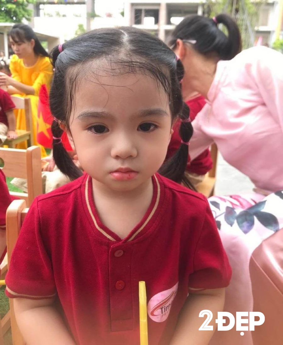 Biểu cảm mếu máo, ngơ ngác trong lễ khai giảng của các bé mẫu giáo- Ảnh 1