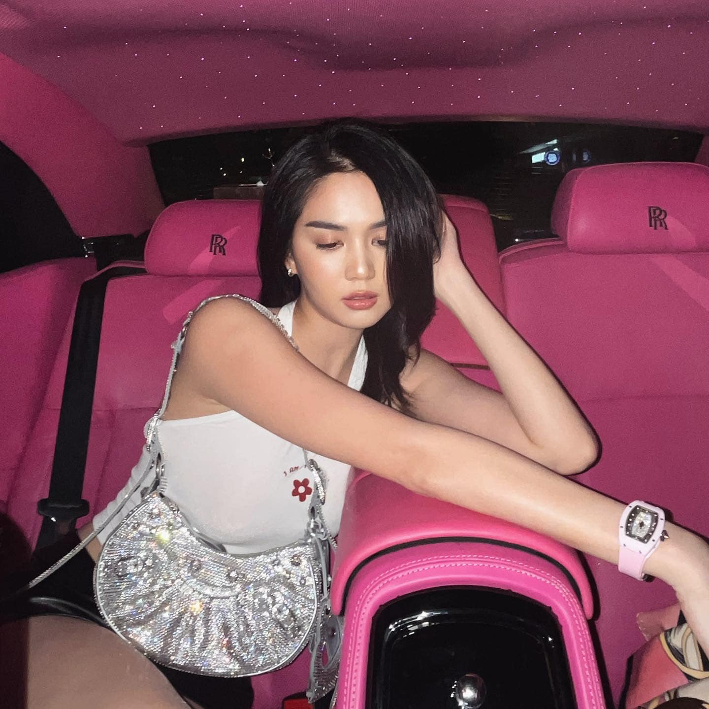 Sốc với hình ảnh mới nhất của Ngọc Trinh, cộng đồng mạng vỡ mộng- Ảnh 3