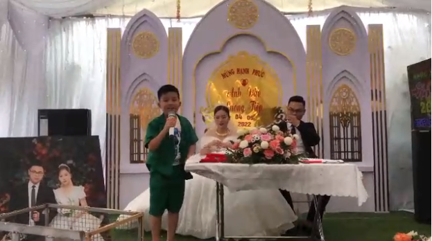 Cậu bé Hải Phòng lên phát biểu đám cưới khiến MC “thất nghiệp”, lý do không ai ngờ- Ảnh 2