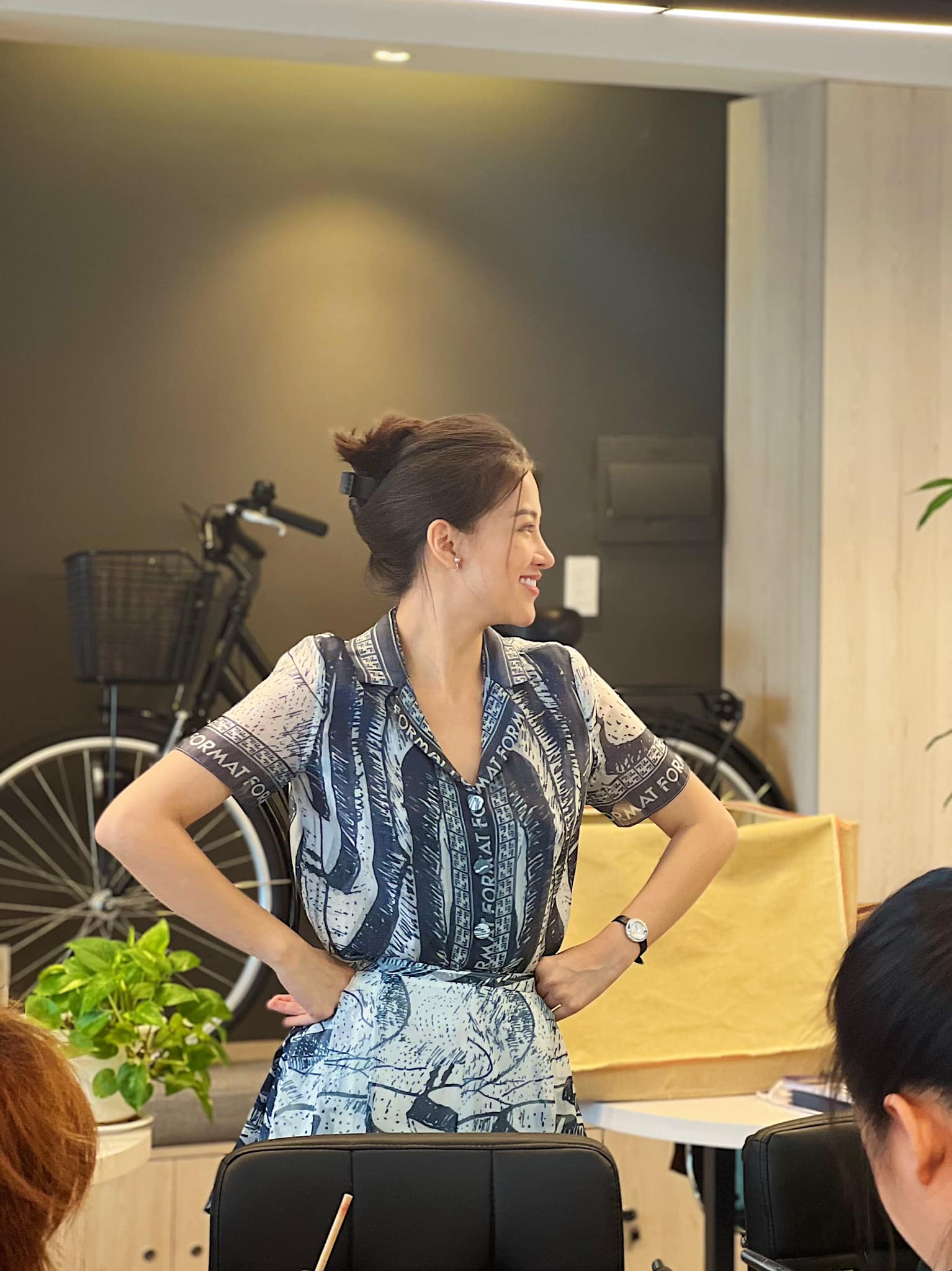 Hoa hậu Phương Khánh đi chợ như “mẹ bỉm” giữa tin đồn sinh con cho đại gia- Ảnh 1