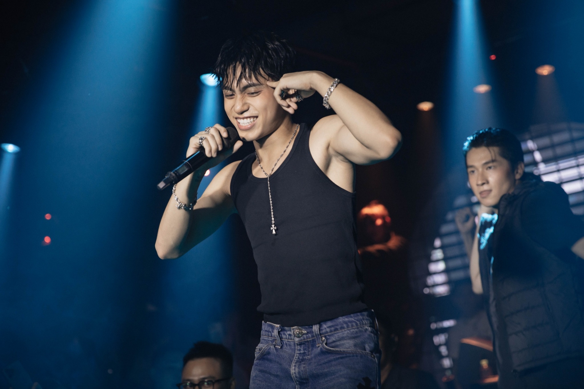 Là anh em nhưng MONO và Sơn Tùng M-TP visual ai đỉnh hơn?- Ảnh 2