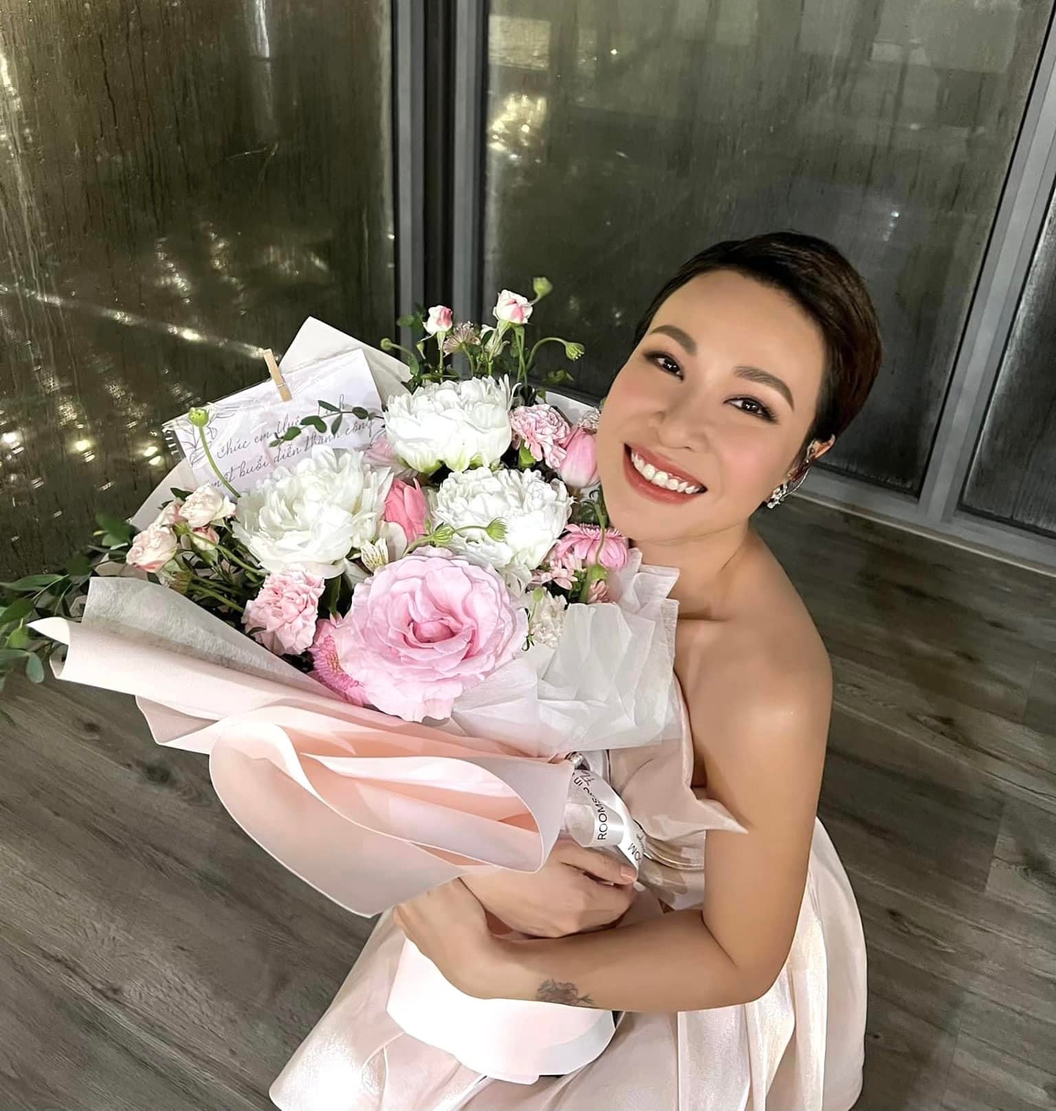 Uyên Linh tự nhận khó tính, muốn yêu bạn trai vừa là đại gia vừa là soái ca- Ảnh 1