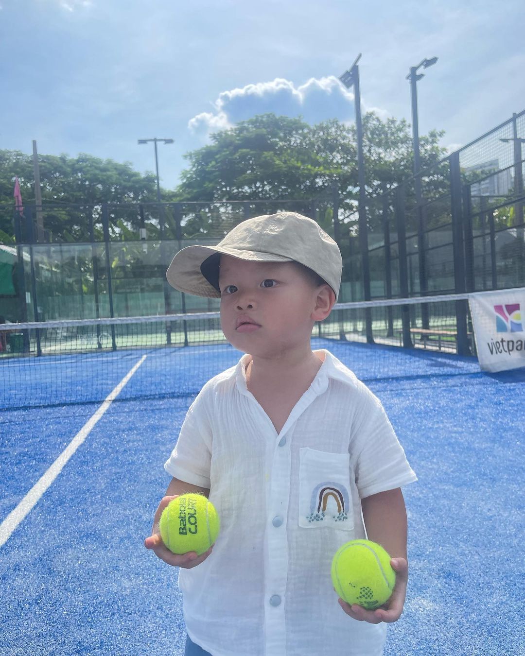 Leon - Lisa ra sân Tennis cổ vũ ba thi đấu: Hò reo, phơi nắng đến khát khô cả cổ- Ảnh 7