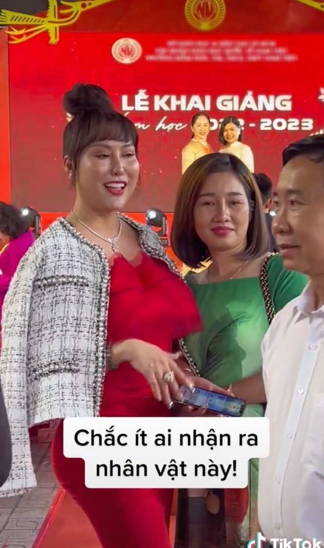 Phi Thanh Vân lộ ảnh mặt sưng phù cùng vòng 1 “bội thực