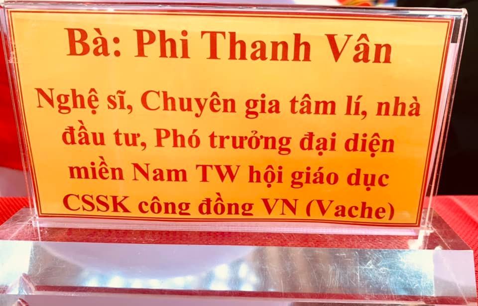 Phi Thanh Vân lộ ảnh mặt sưng phù cùng vòng 1 “bội thực