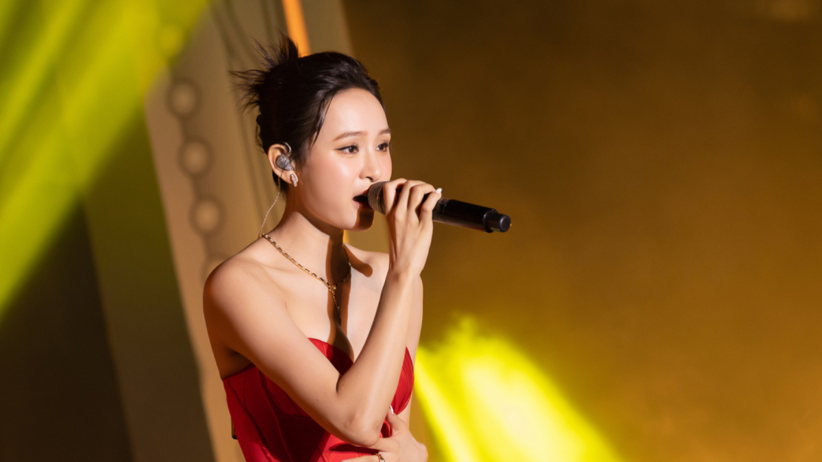 Trở lại showbiz Hiền Hồ than thở mất ngủ suốt mấy tháng nay