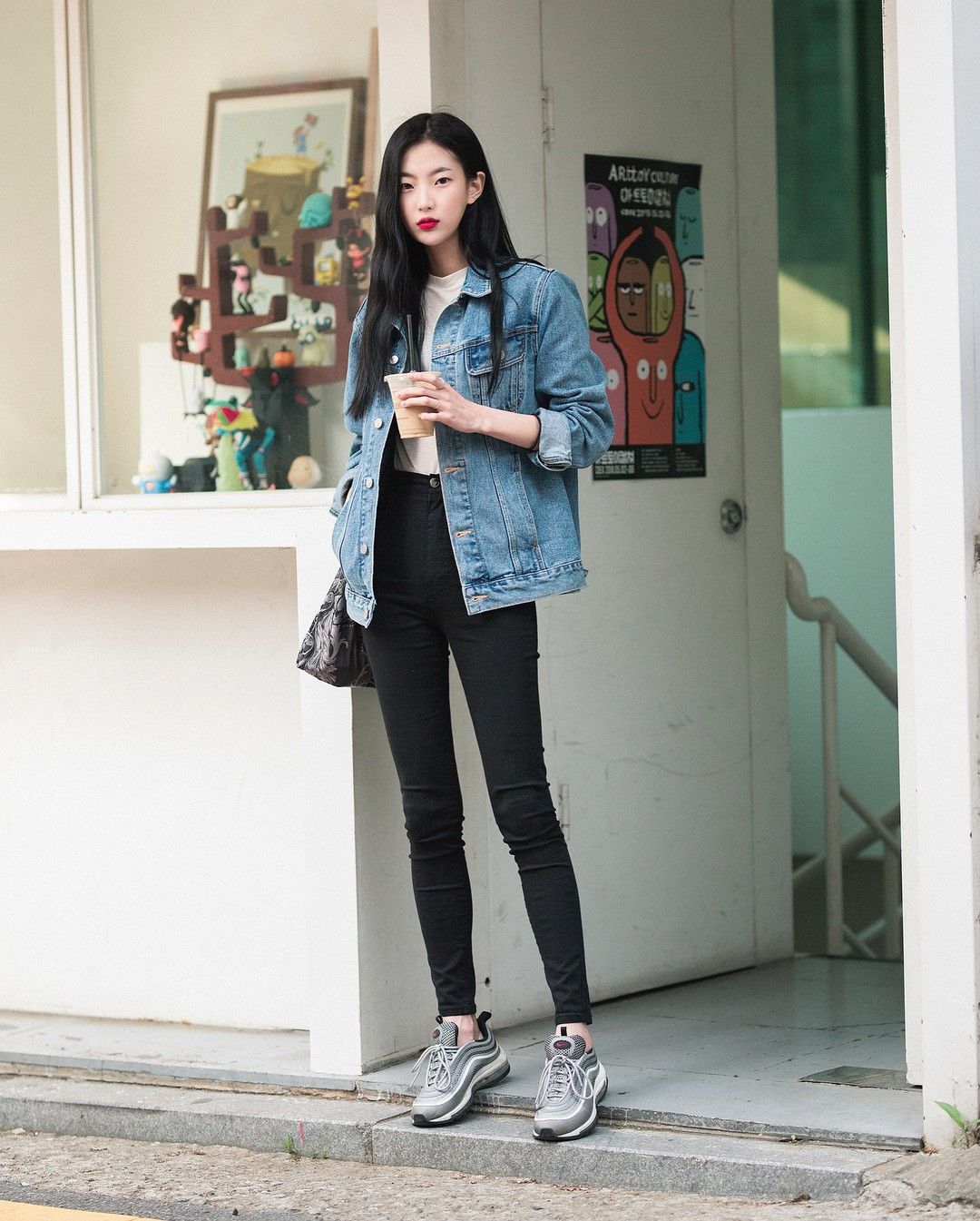 1001 cách mix đồ với quần jeans bao đẹp, mặc lên người liền hóa fashionista - Ảnh 1