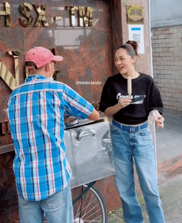 Bảo Anh lườm nguýt “thái độ ra mặt” khi người bán hàng rong không nhận ra mình- Ảnh 3