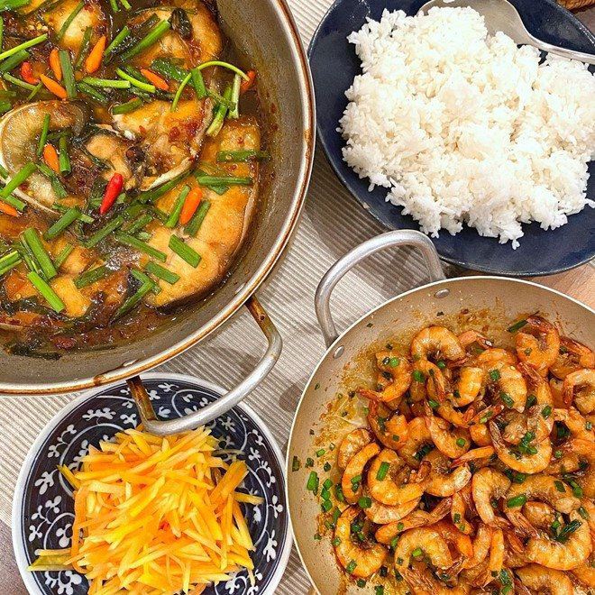 Gia đình giàu có nhưng nhà Tăng Thanh Hà vẫn chuộng mâm cơm thuần Việt- Ảnh 4