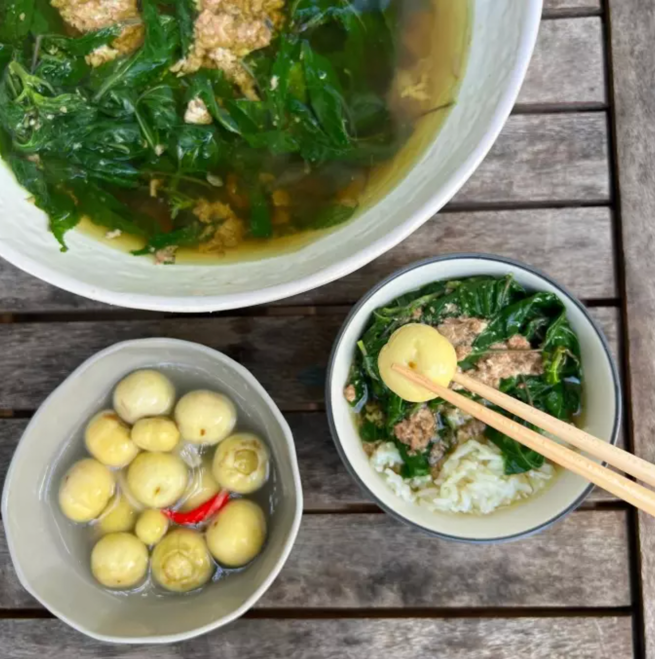 Gia đình giàu có nhưng nhà Tăng Thanh Hà vẫn chuộng mâm cơm thuần Việt- Ảnh 5