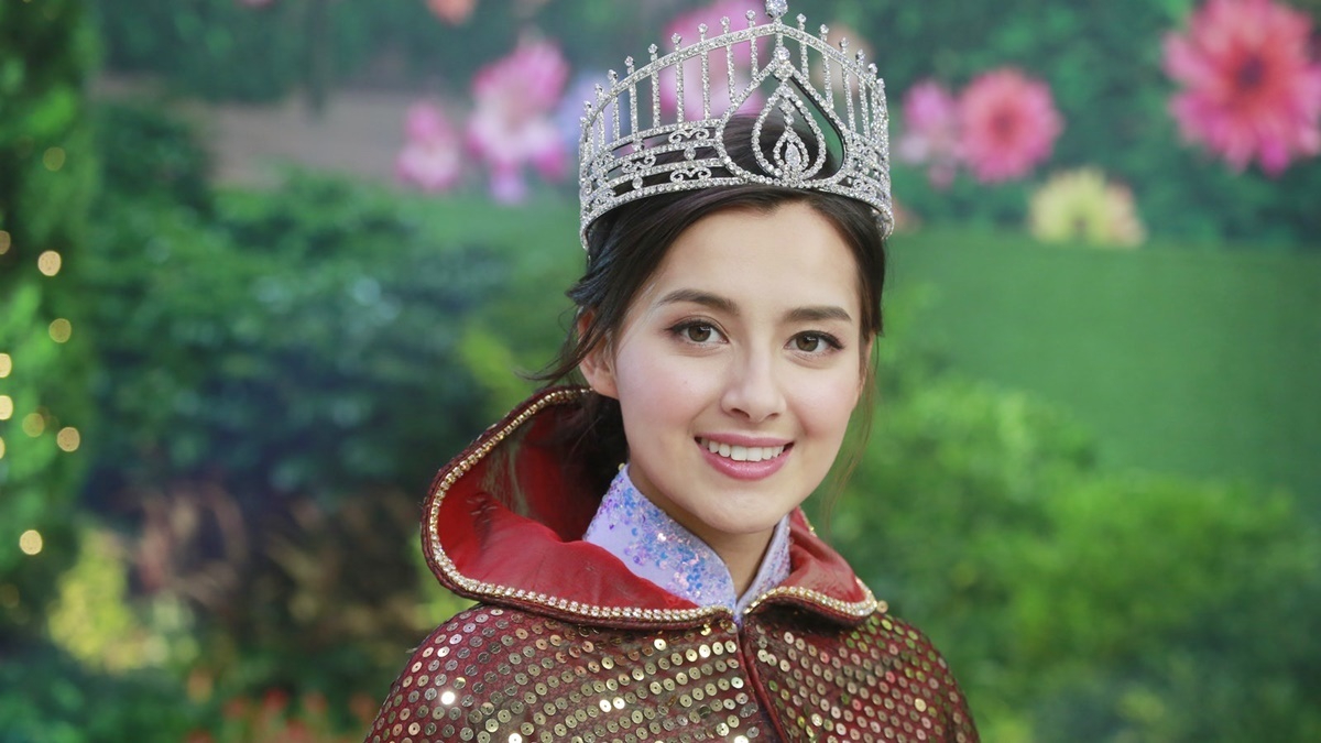 Hoa hậu đẹp nhất Hồng Kông “thất nghiệp”, phải bán hàng online để kiếm sống