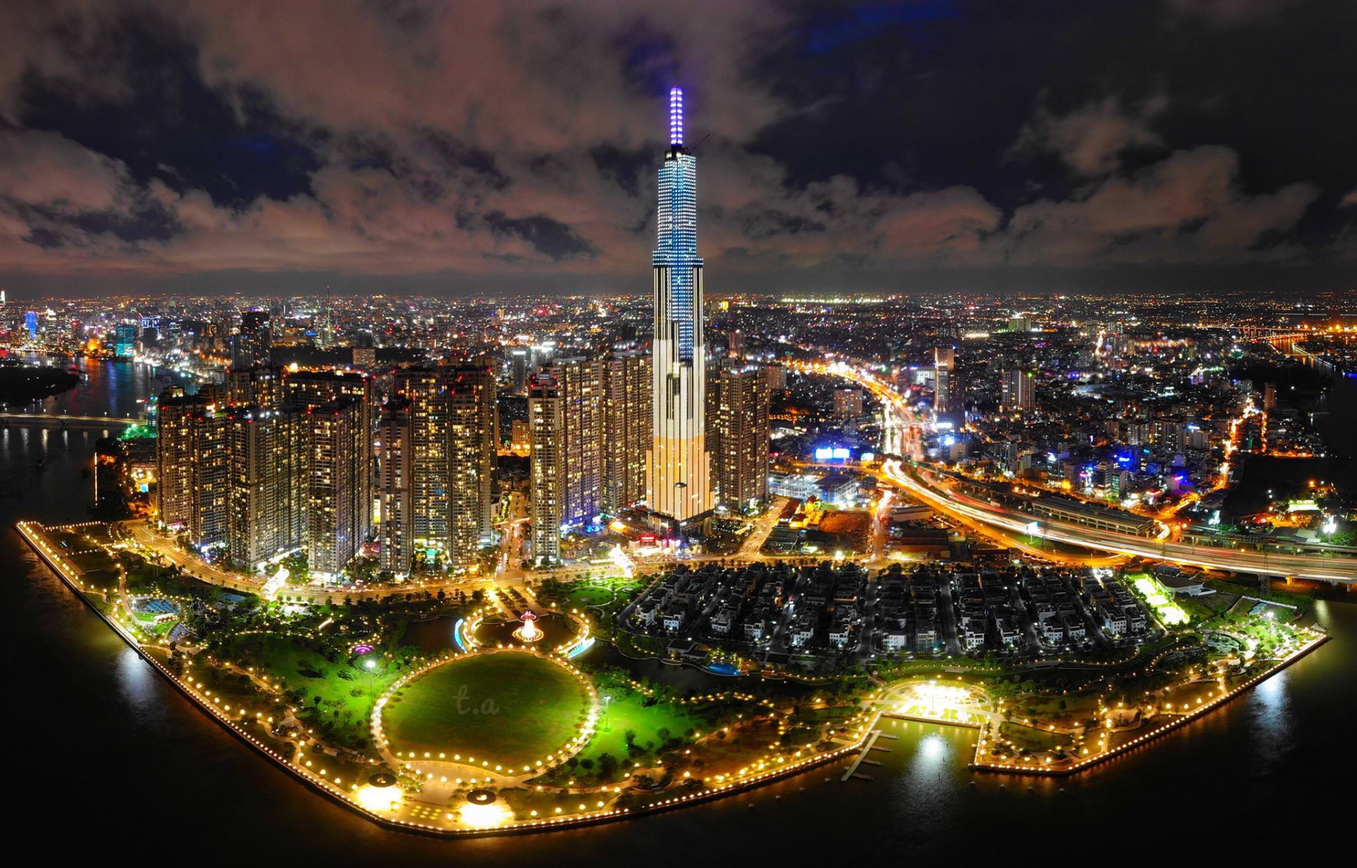 Landmark 81 tự hào là tòa nhà chọc trời cao nhất Việt Nam và Đông Nam Á.