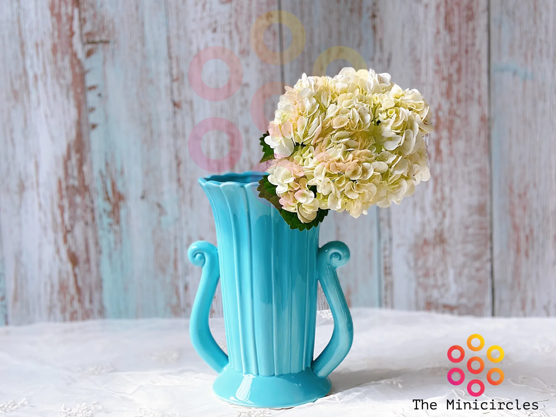 Những thiết kế lọ gốm và sứ tuyệt đẹp khiến bạn ngắm không rời mắt - Ảnh 10