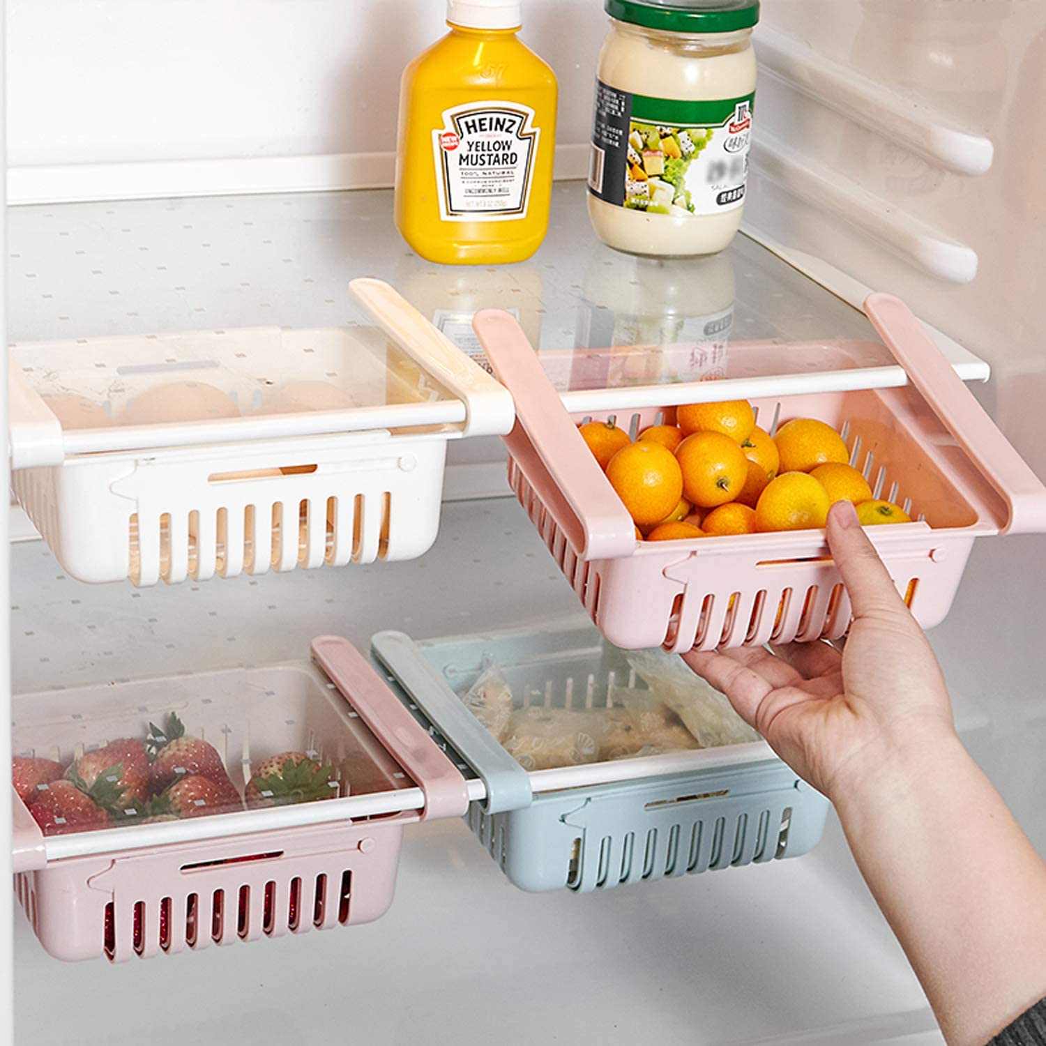 Để tận dụng tối đa không gian bên trong tủ lạnh thì những chiếc khay nhựa là phụ kiện vô cùng cần thiết.