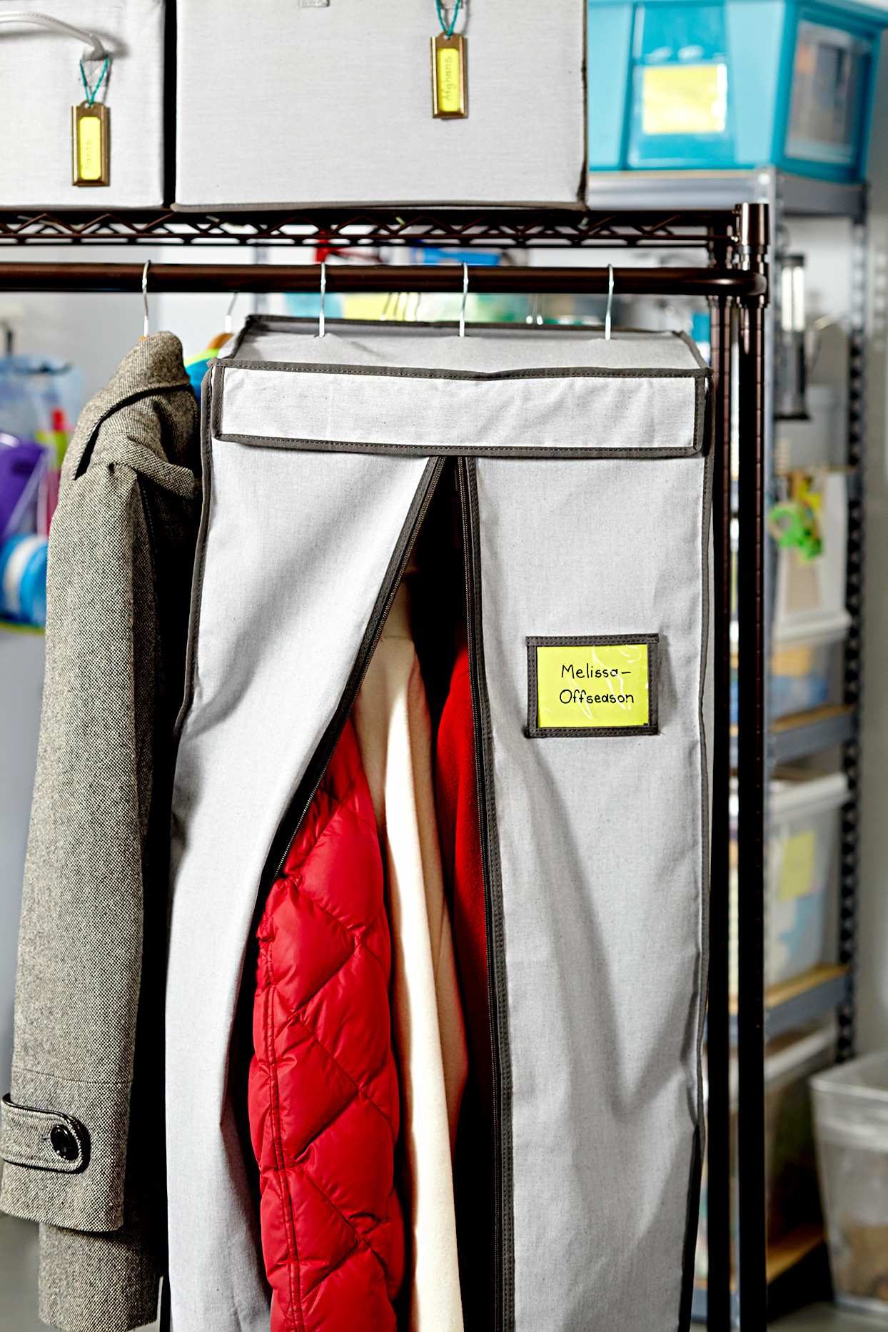 Áo khoác cồng kềnh không thích hợp để lưu trữ trong tủ quần áo.