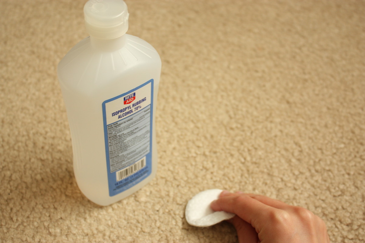Cồn tẩy rửa được sử dụng như là một dung môi để hòa tan dầu mỡ.