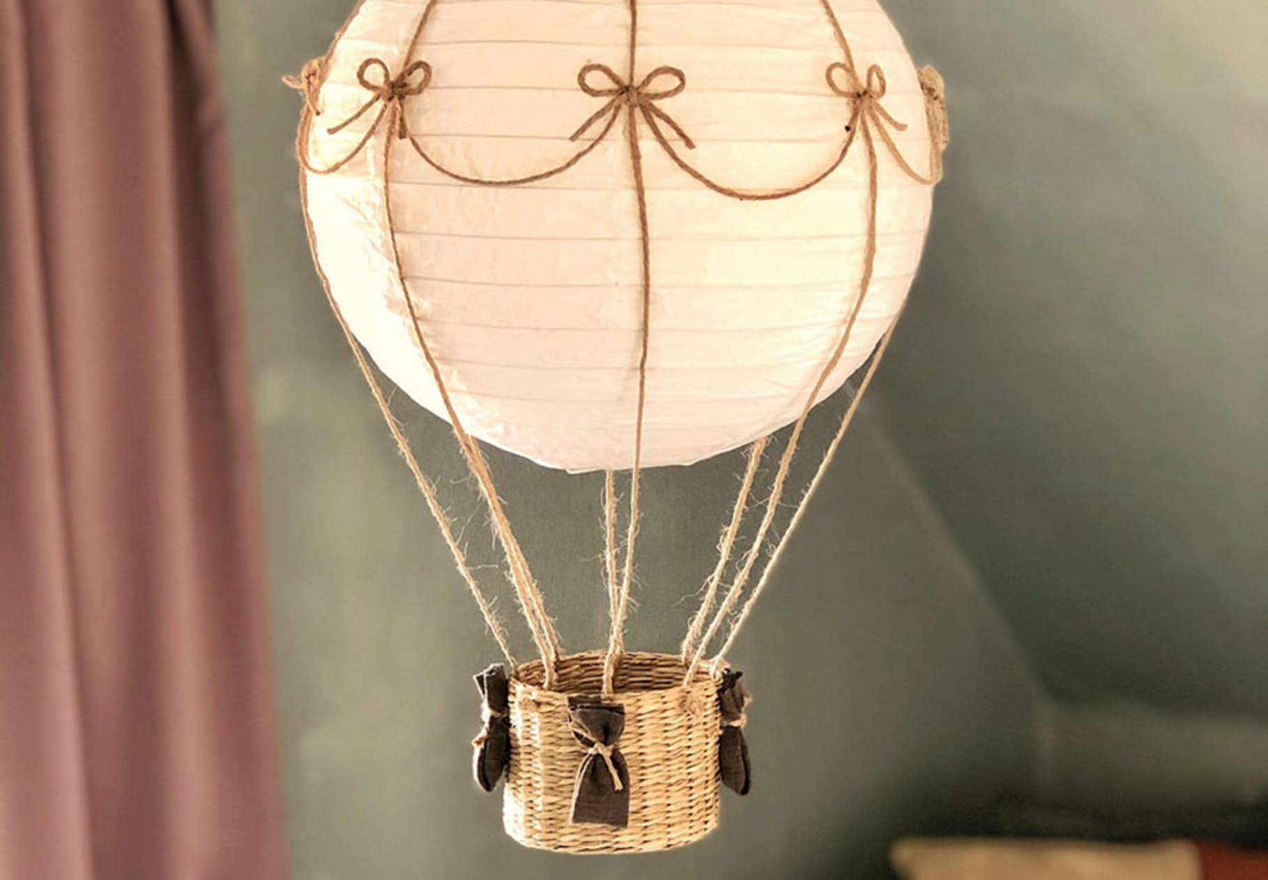 Tự làm chiếc đèn trang trí lấy cảm hứng từ khinh khí cầu tuyệt đẹp.