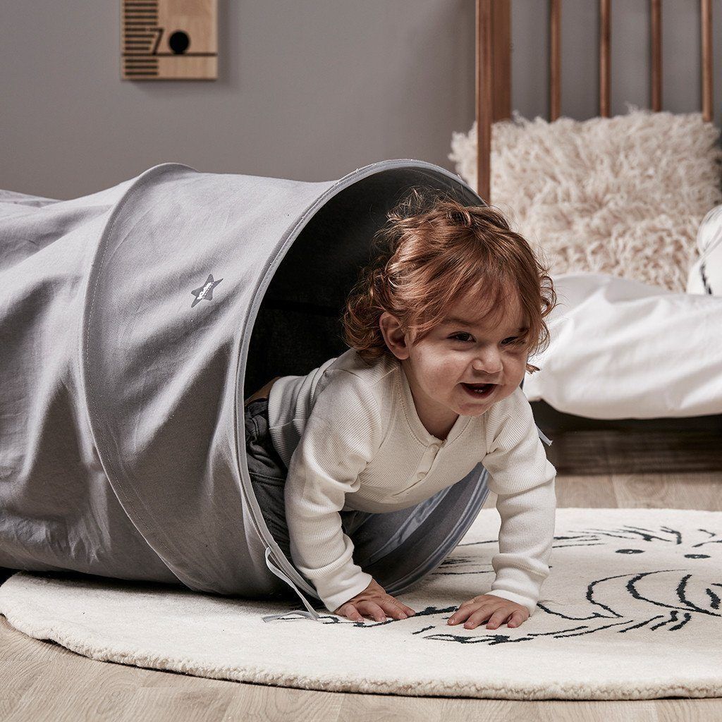 Đường hầm bằng vải dành cho bé thích vận động, chơi trò trốn tìm.