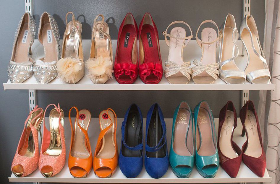 Cách hợp lý để trưng bày bộ sưu tập giày điệu đà của bạn chính là kệ mở.