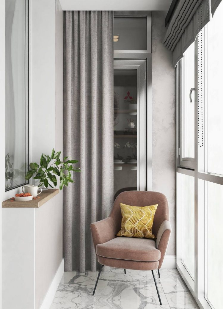 Chiếc ghế bành màu hồng phấn và gối tựa màu vàng mù tạt nổi bật, được bổ sung bên ngoài để tạo không gian thư giãn, hít thở không khí trong lành cho gia chủ.