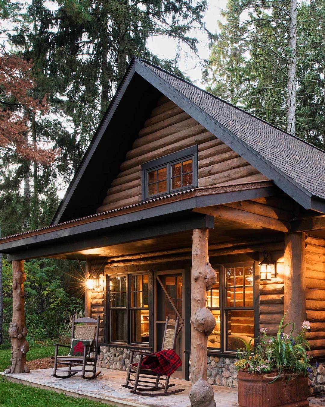 Một cabin dù xây dựng đơn giản hay phức tạp đều khiến Bọ Cạp thấy bí ẩn và thích thú.