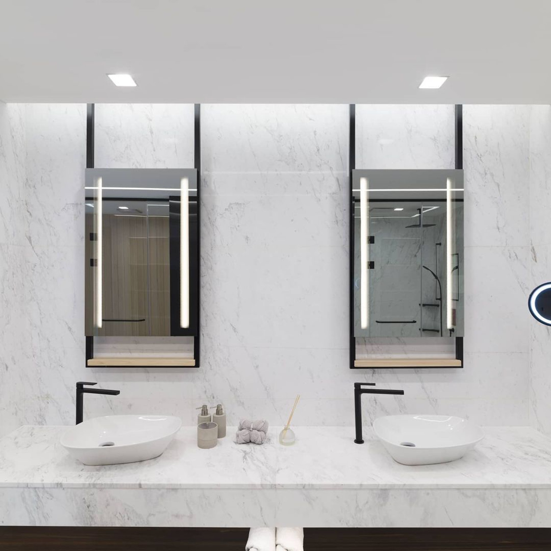 Phòng tắm với gương soi và bồn rửa đôi để cặp vợ chồng trong tương lai có thể cùng nhau sử dụng một lúc.
