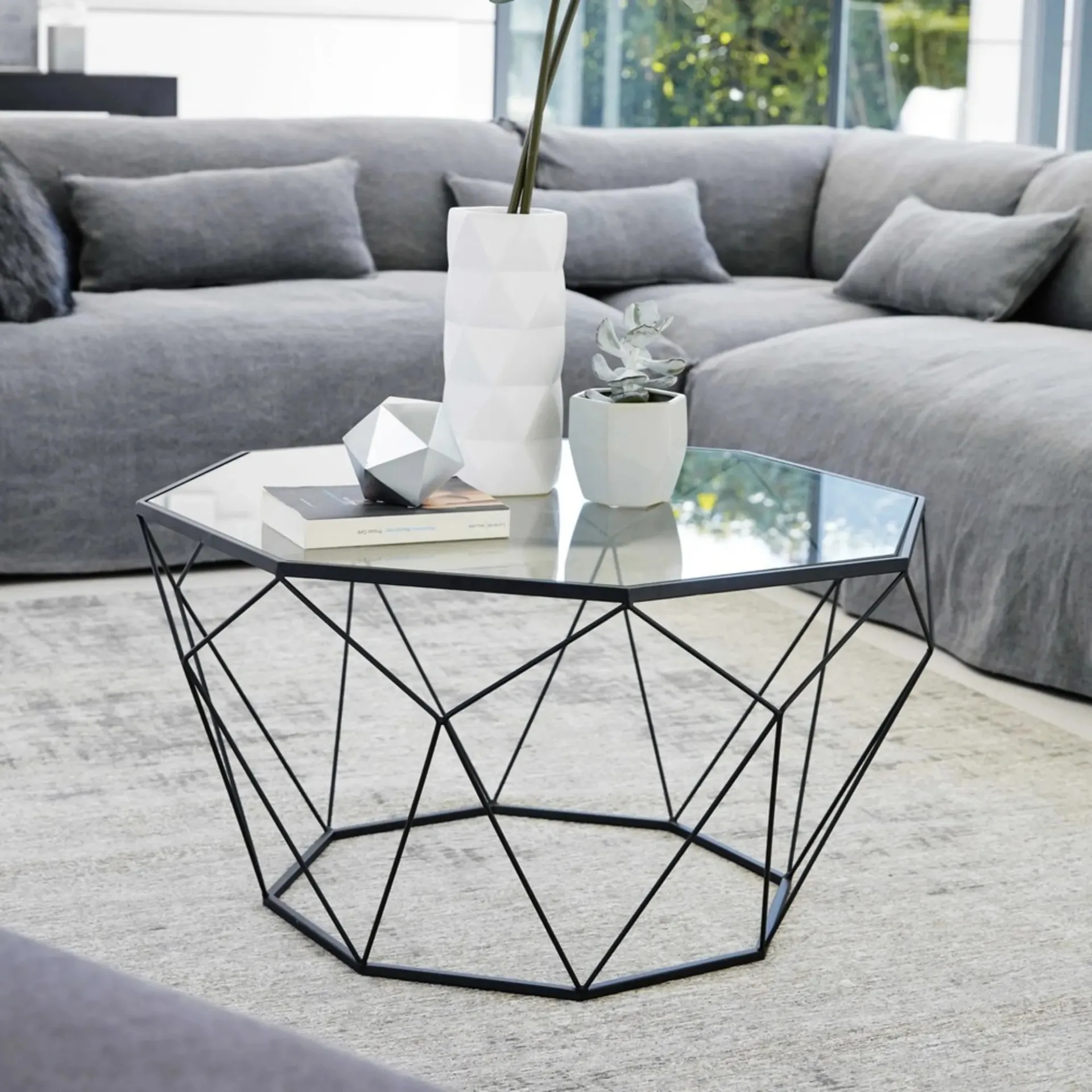 Lựa chọn 4 loại vật liệu bền đẹp cho bàn nước phòng khách thêm ấn tượng - Ảnh 3