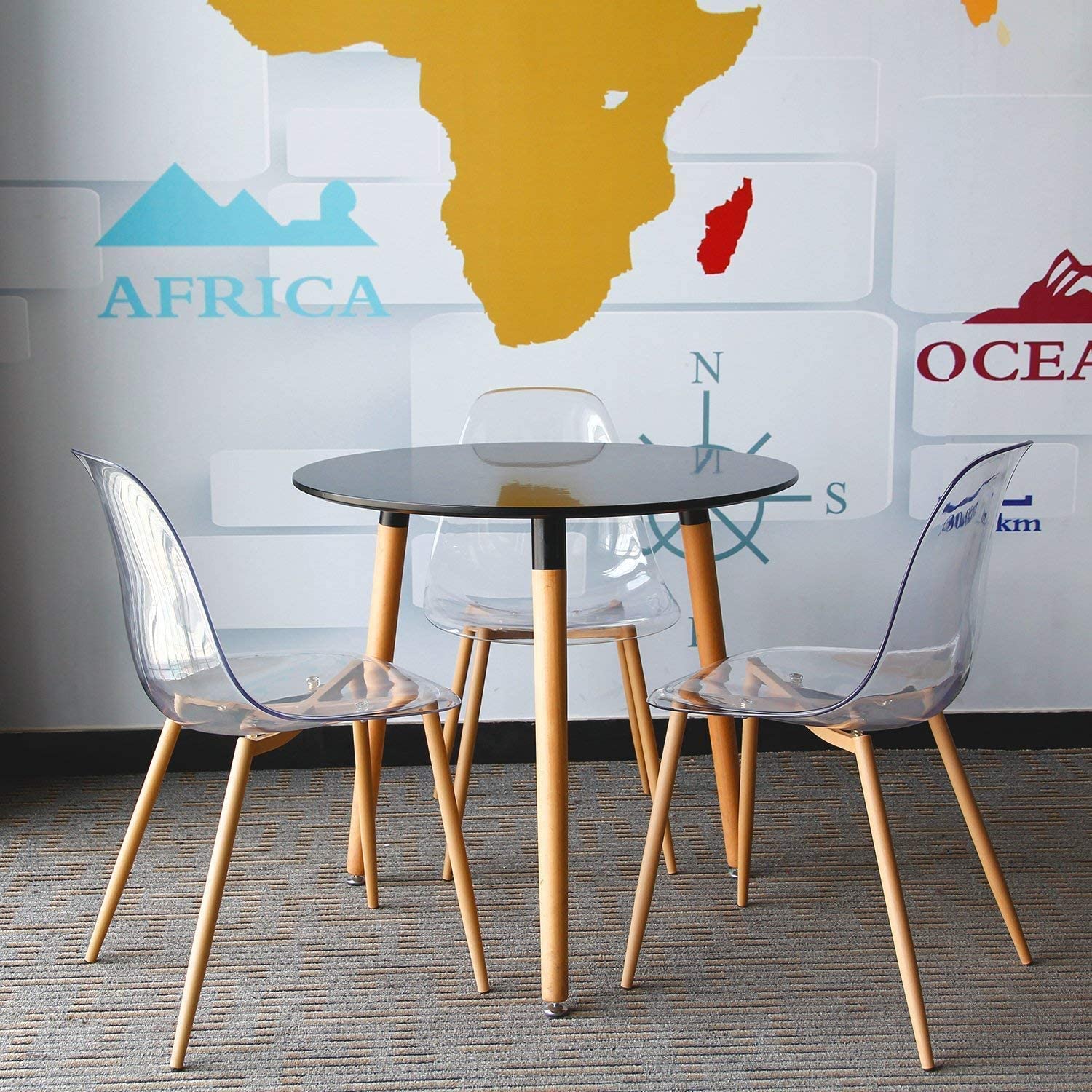 Nếu muốn tạo nên điểm nhấn cá tính cho món đồ của mình, bạn cũng có thể tham khảo những mẫu bàn ghế kết hợp giữa nhựa acrylic với vật liệu gỗ tự nhiên sáng màu thay vì lựa chọn kiểu thiết kế hoàn toàn trong suốt như 3 ví dụ trước đó.