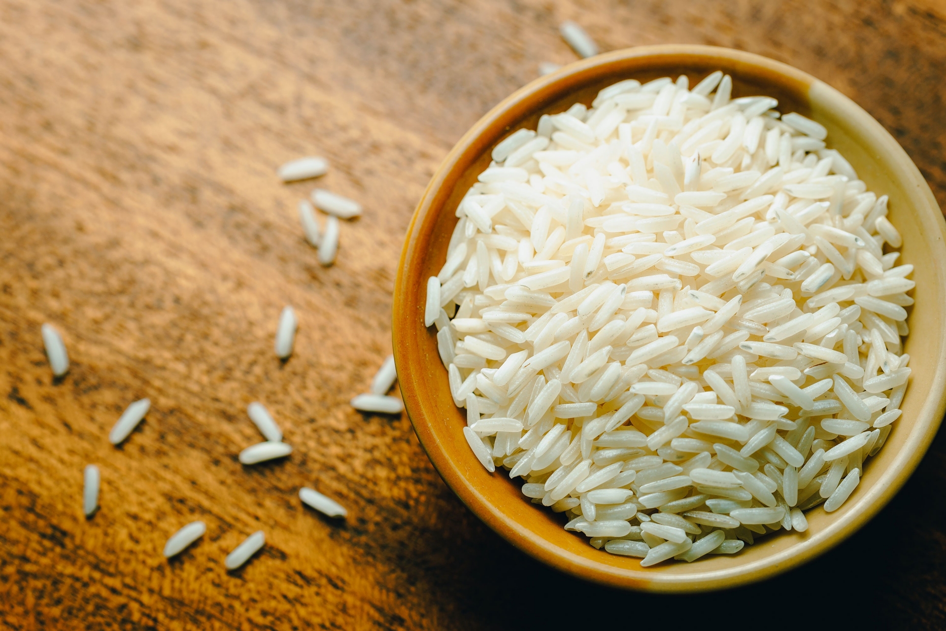 Nếu mỗi ngày bạn để lọt vài hạt gạo, hạt khô xuống cống thì chúng sẽ dần dần tích tụ theo thời gian.