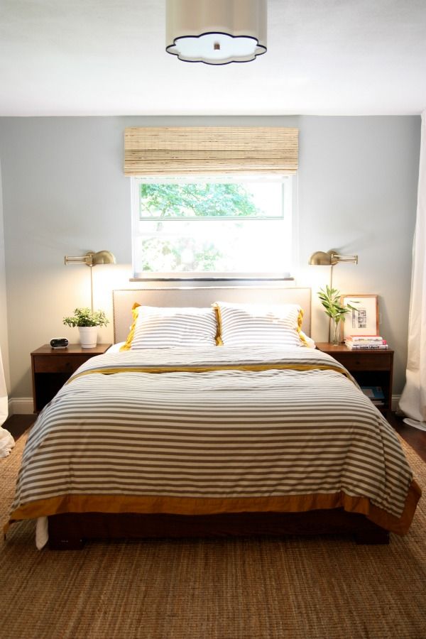 Đầu giường ngủ không bao giờ được đặt ở các vị trí như: Ngay bên dưới, song song hay đối diện với cửa sổ.