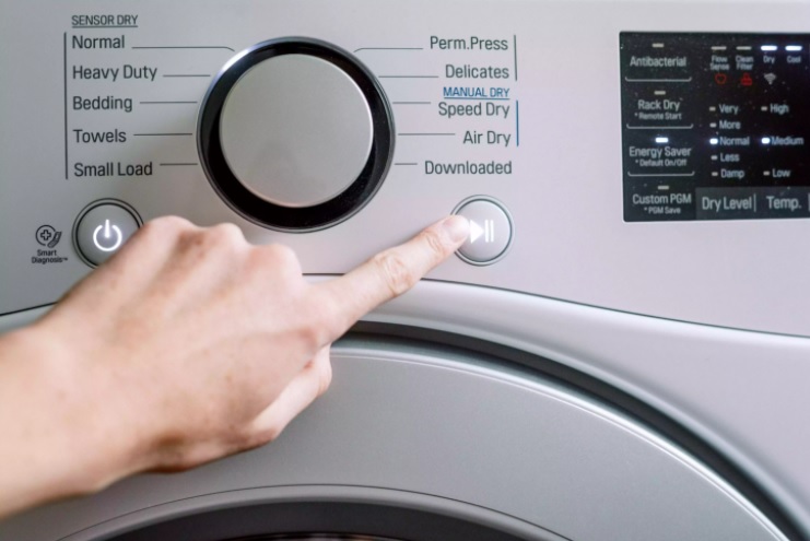 Cài đặt cho máy giặt hoạt động với chu kỳ đầy đủ bao gồm cả việc xả bằng nước nóng.