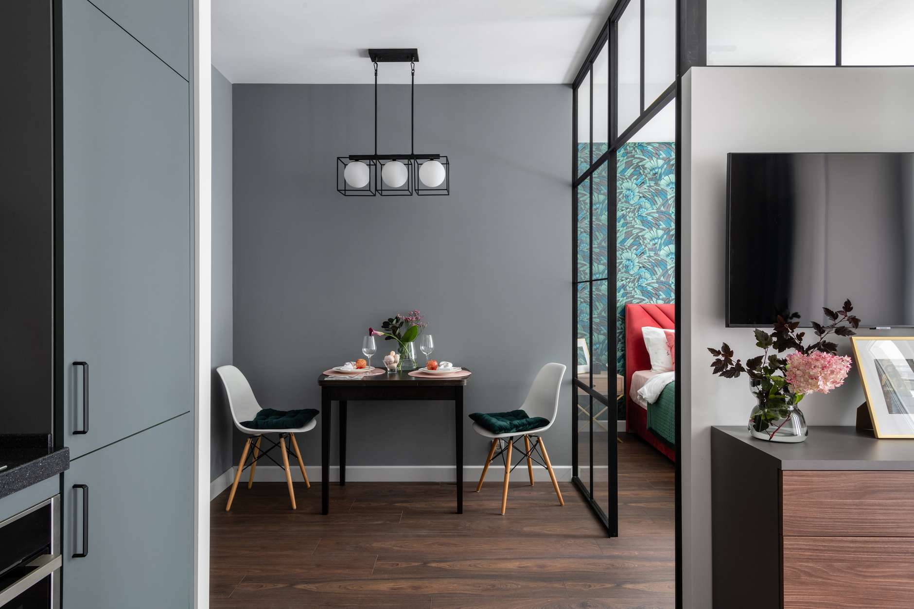 Căn hộ 38m² với thiết kế "mỗi phòng một vẻ" hiện đại của cặp vợ chồng son