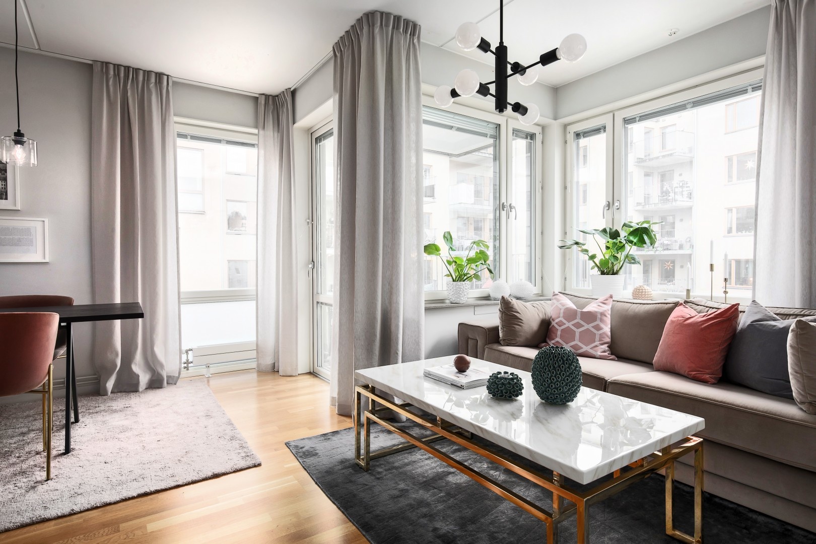 Thảm trải sàn đơn sắc gam màu trung tính: Tưởng không sang mà lại sang không tưởng!