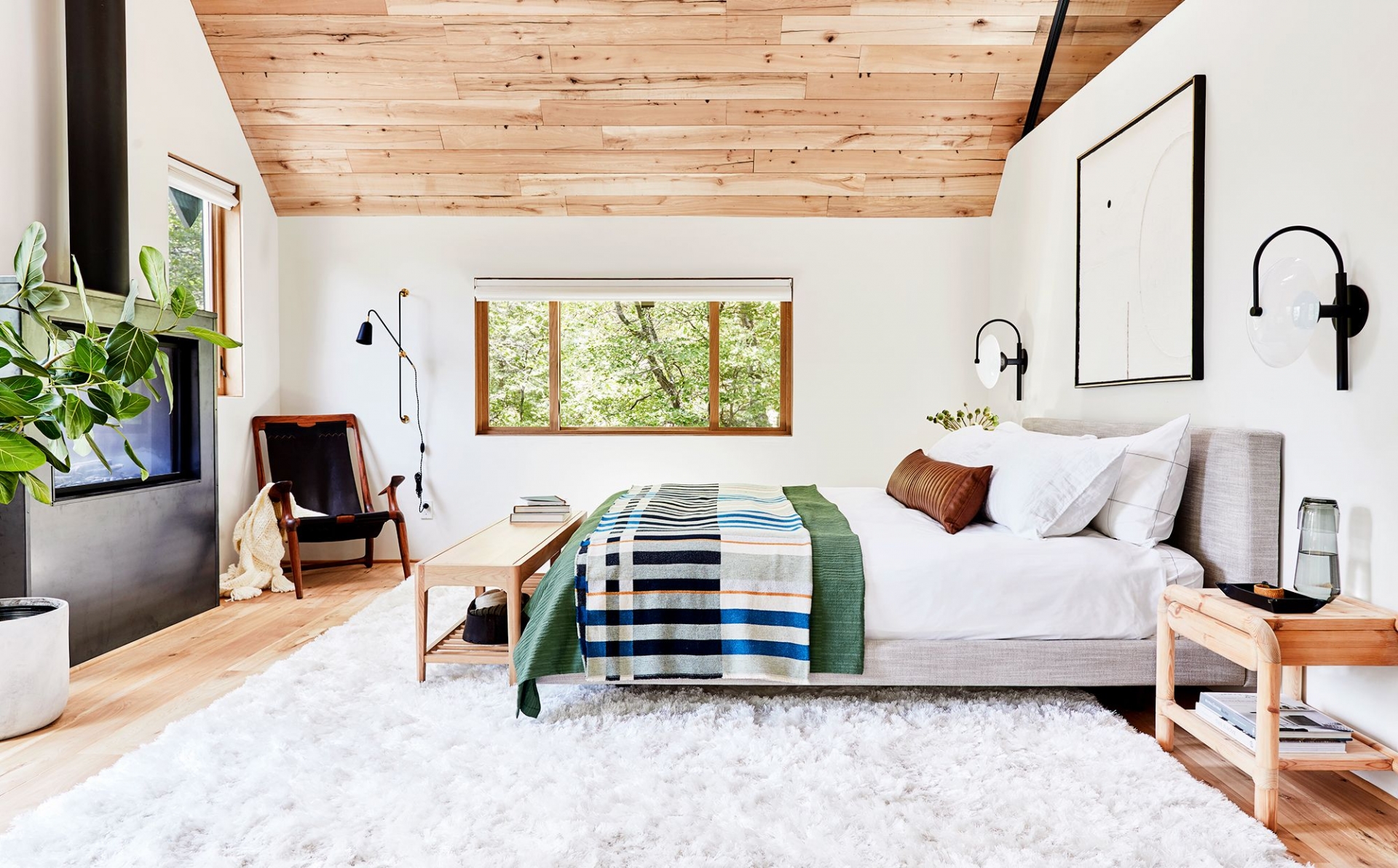 Các nhà tâm lý học tin rằng, trang trí nội thất bằng vật liệu gỗ tự nhiên có khả năng điều chỉnh tâm trạng tích cực, thúc đẩy giấc ngủ ngon.