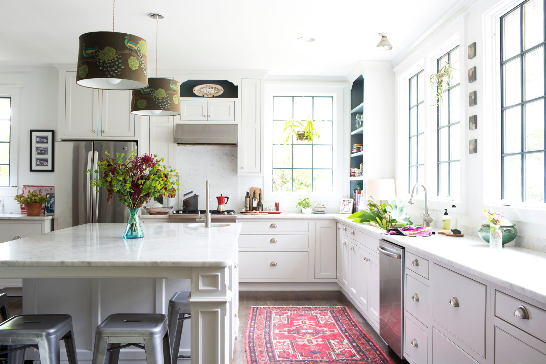 4 lời khuyên từ NTK nội thất để phòng bếp trắng nổi bật mà vẫn thanh lịch