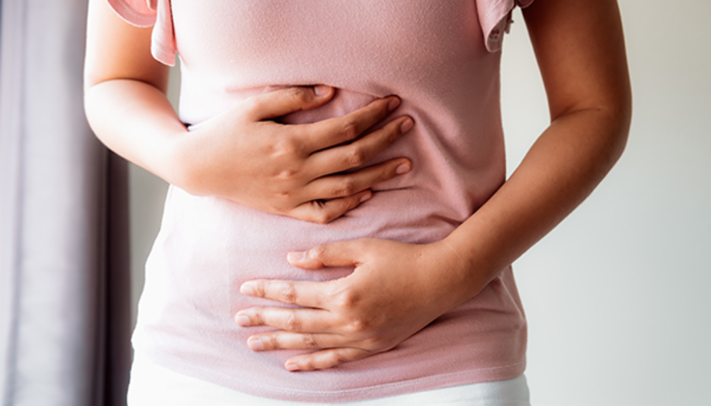 Hầu hết phụ nữ sẽ đau bụng, đau lưng trước và trong kỳ kinh nguyệt, đó có thể là do sự co thắt tử cung để loại bỏ lớp màng.