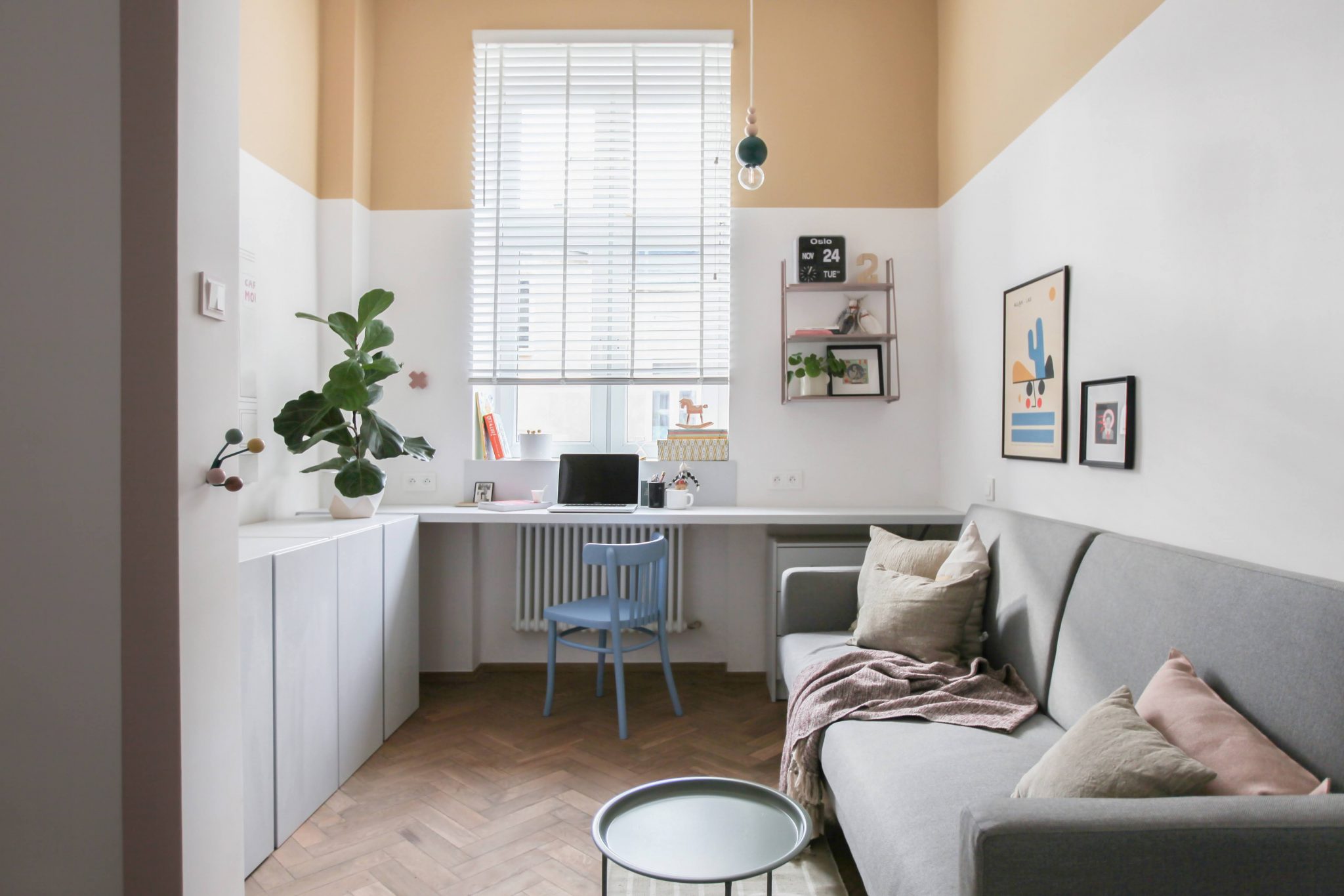 Căn hộ studio 23m² xinh xắn với những gam màu trẻ trung cùng phòng ngủ trên gác lửng nhỏ gọn