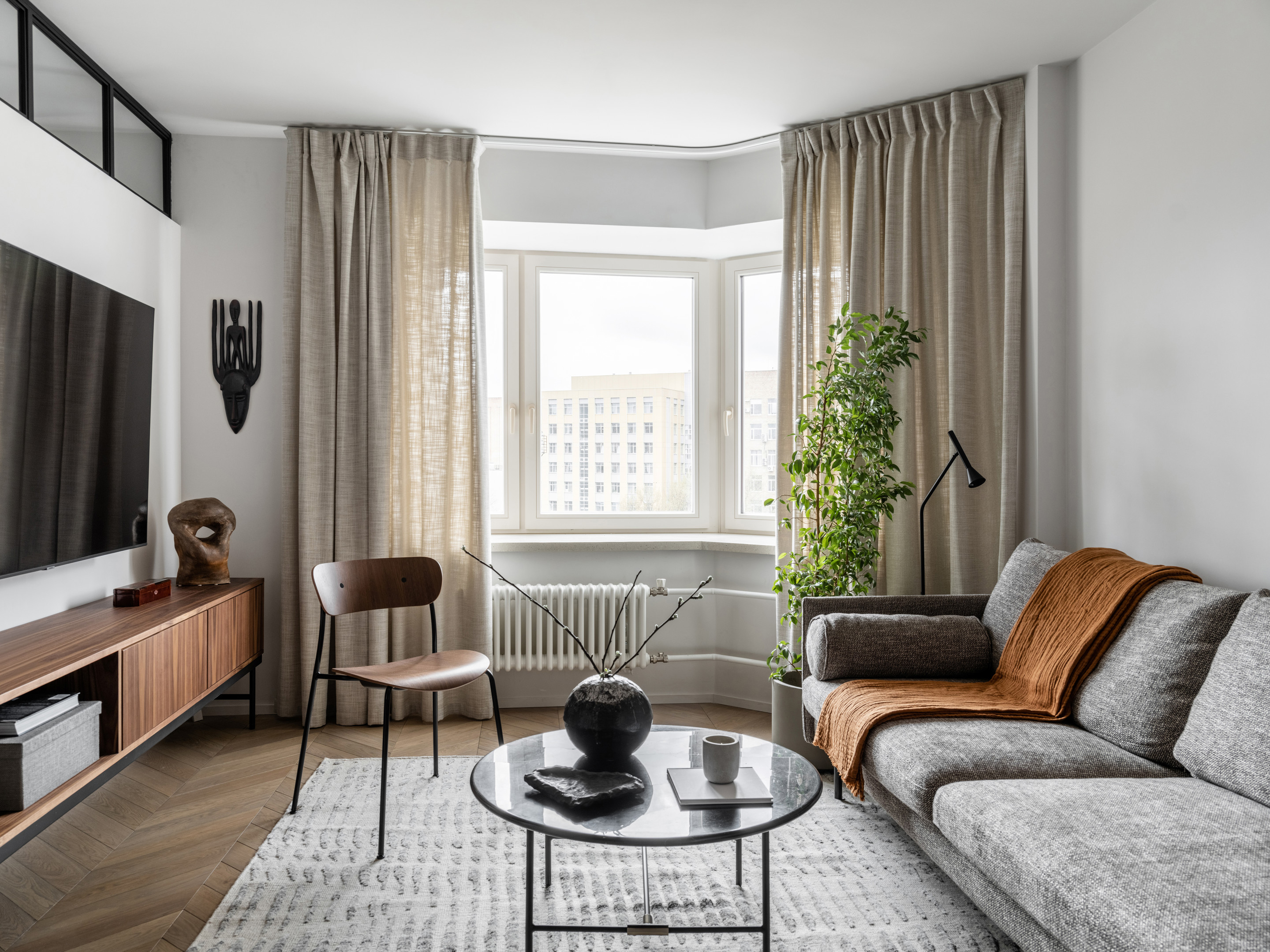 Thăm căn hộ 50m² nhẹ nhàng, tươi sáng, ngập tràn cảm hứng của vợ chồng cô chủ tiệm bánh ngọt