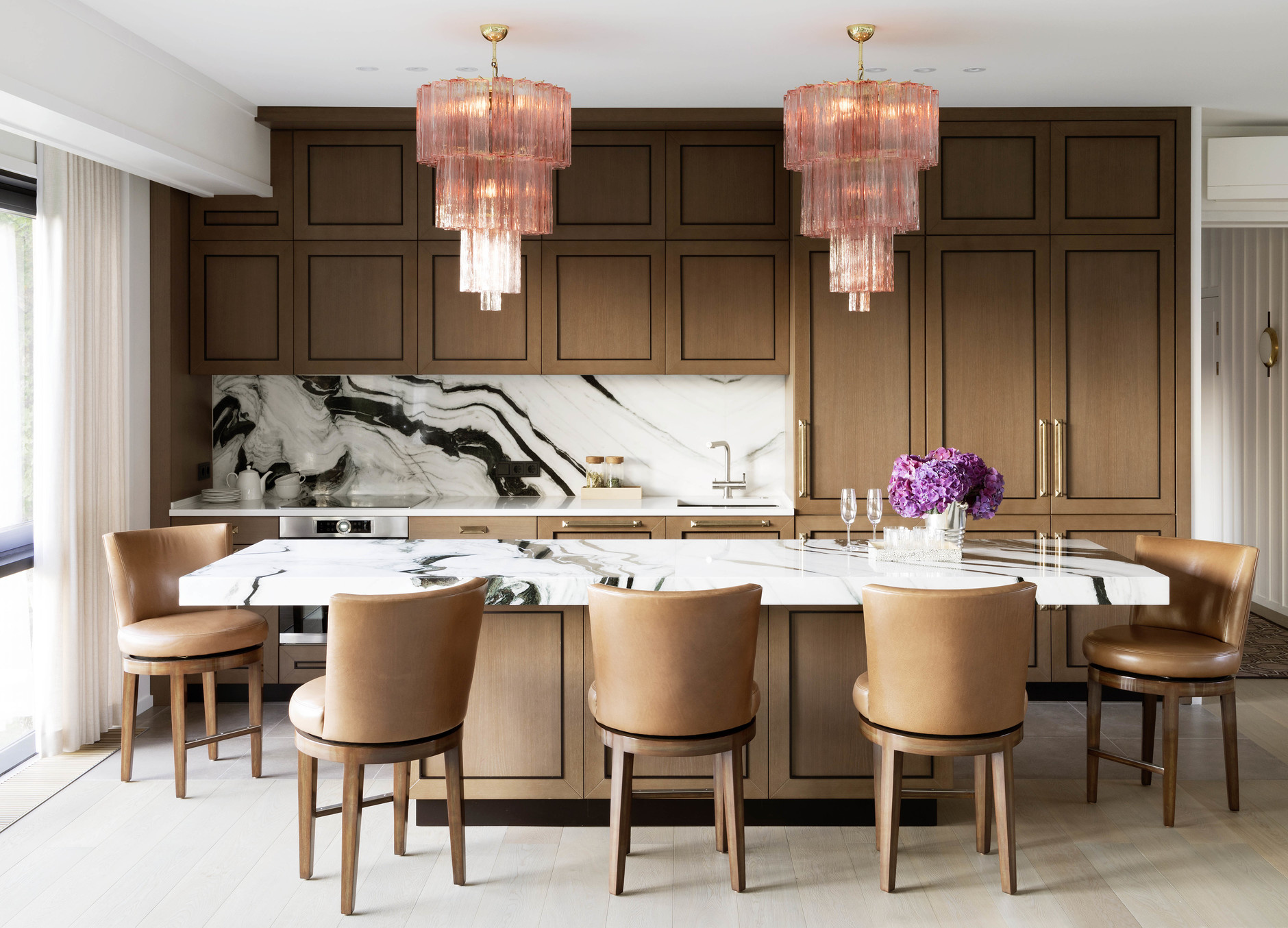 Trang trí bếp bắng đá: Cách để không gian nấu nướng thêm sang chảnh