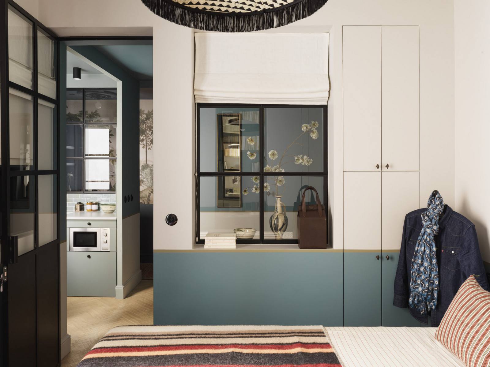 Căn hộ 25m² thiếu sáng lung linh và rộng rãi nhờ hệ cửa sổ thông minh