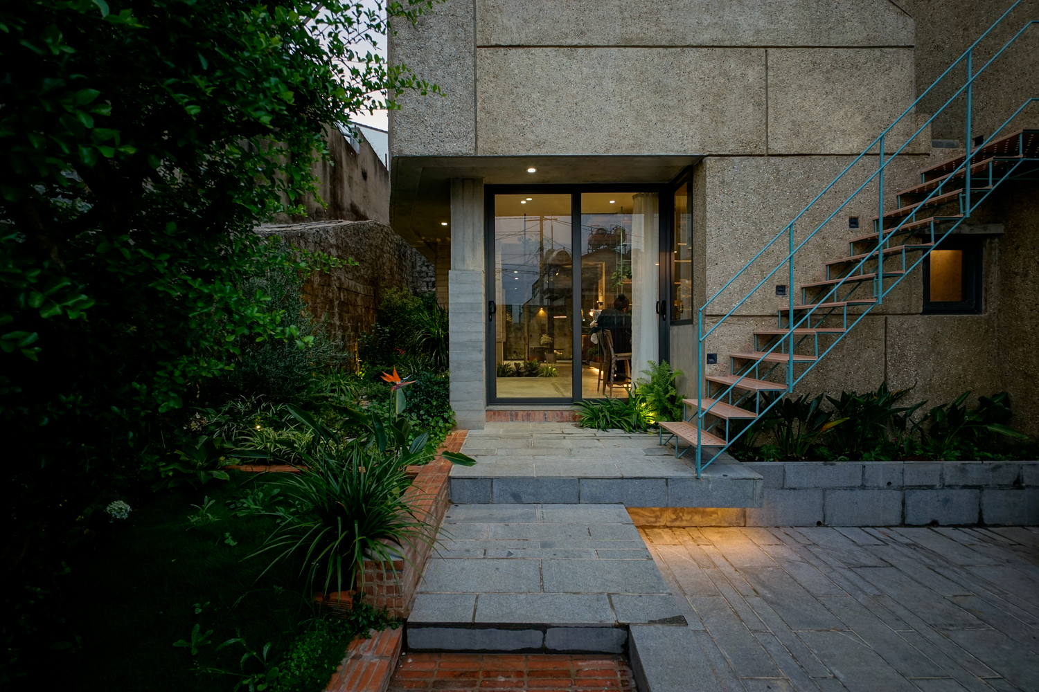 CHI's House: Kiến trúc phản ánh những yếu tố đối lập, tạo nên sự bí ẩn cho ngôi nhà giữa lòng Đà Lạt - Ảnh 17