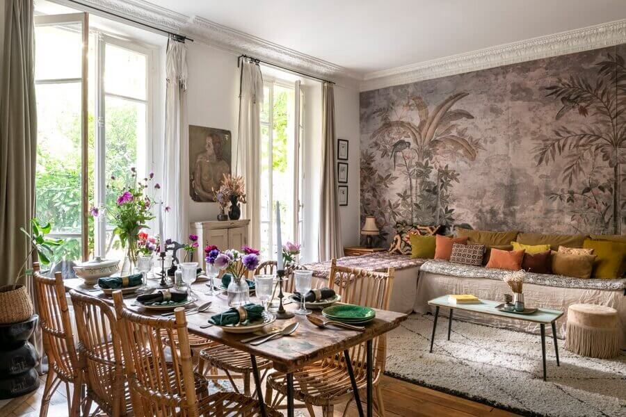 Căn hộ 44m² quyến rũ với hoa văn và phụ kiện mang mang đặc trưng kiểu Pháp