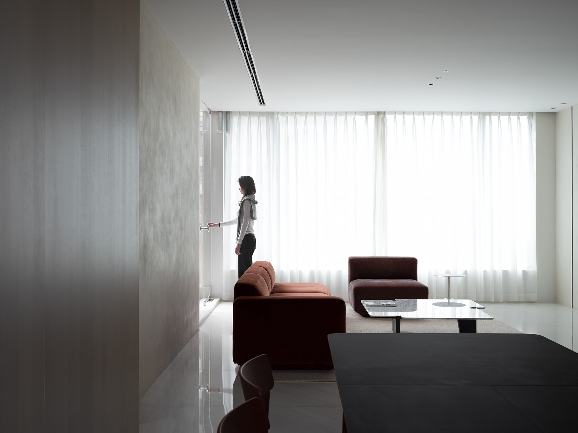 Thiết kế nội thất tổng thể của Red Box nhấn mạnh sự đơn giản và thoải mái.