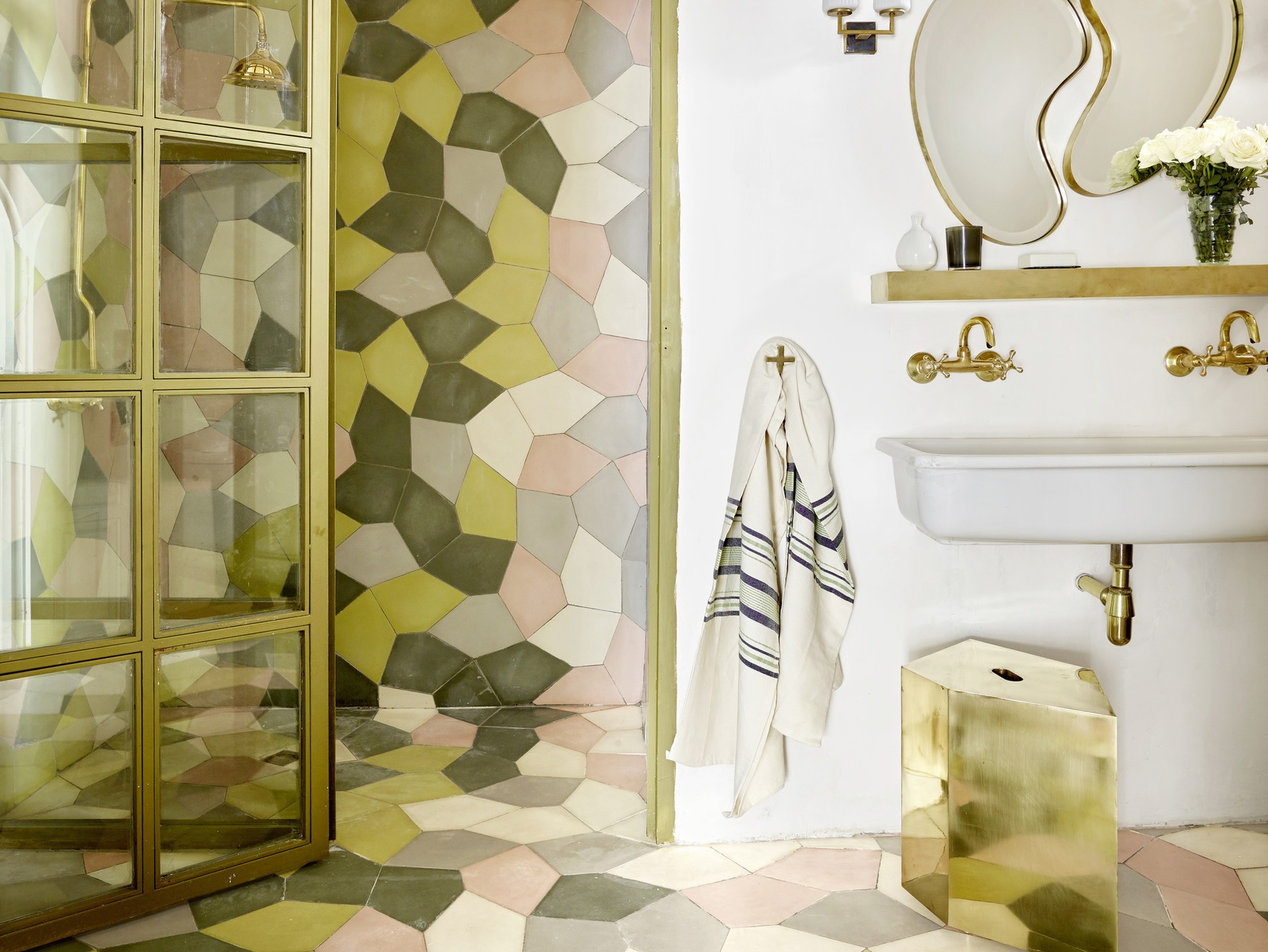 Gạch ốp phòng tắm: 10 ý tưởng trang trí cho không gian thư giãn nổi bật