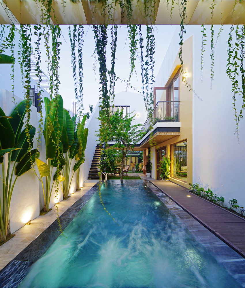 Hoa’ House: Nhà phố Đà Nẵng với bể bơi mát rượi cùng cầu thang sắc xanh bạc hà làm điểm nhấn - Ảnh 8