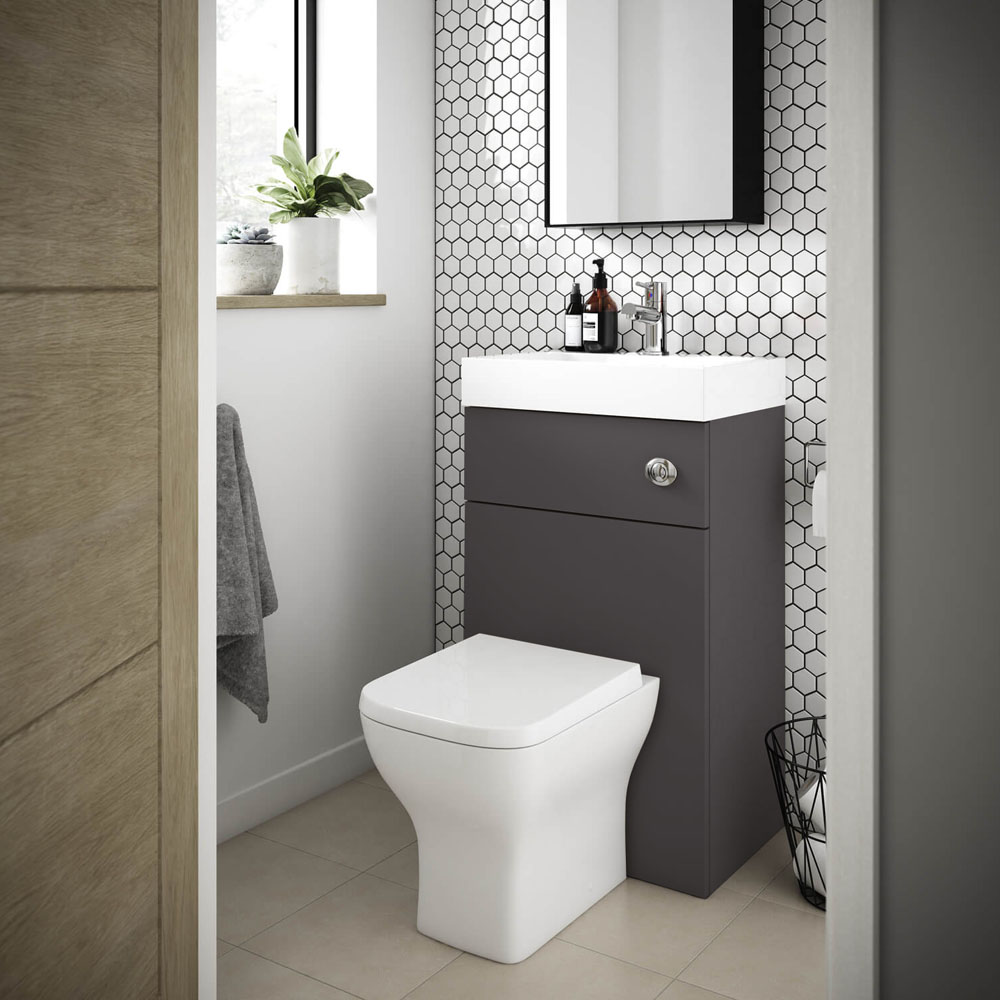 Bồn rửa tích hợp toilet là giải pháp thiết kế tương đối hoàn hảo dành cho phòng tắm vừa và nhỏ, tiết kiệm diện tích hơn so với toilet và bồn rửa nằm ở 2 góc riêng biệt.