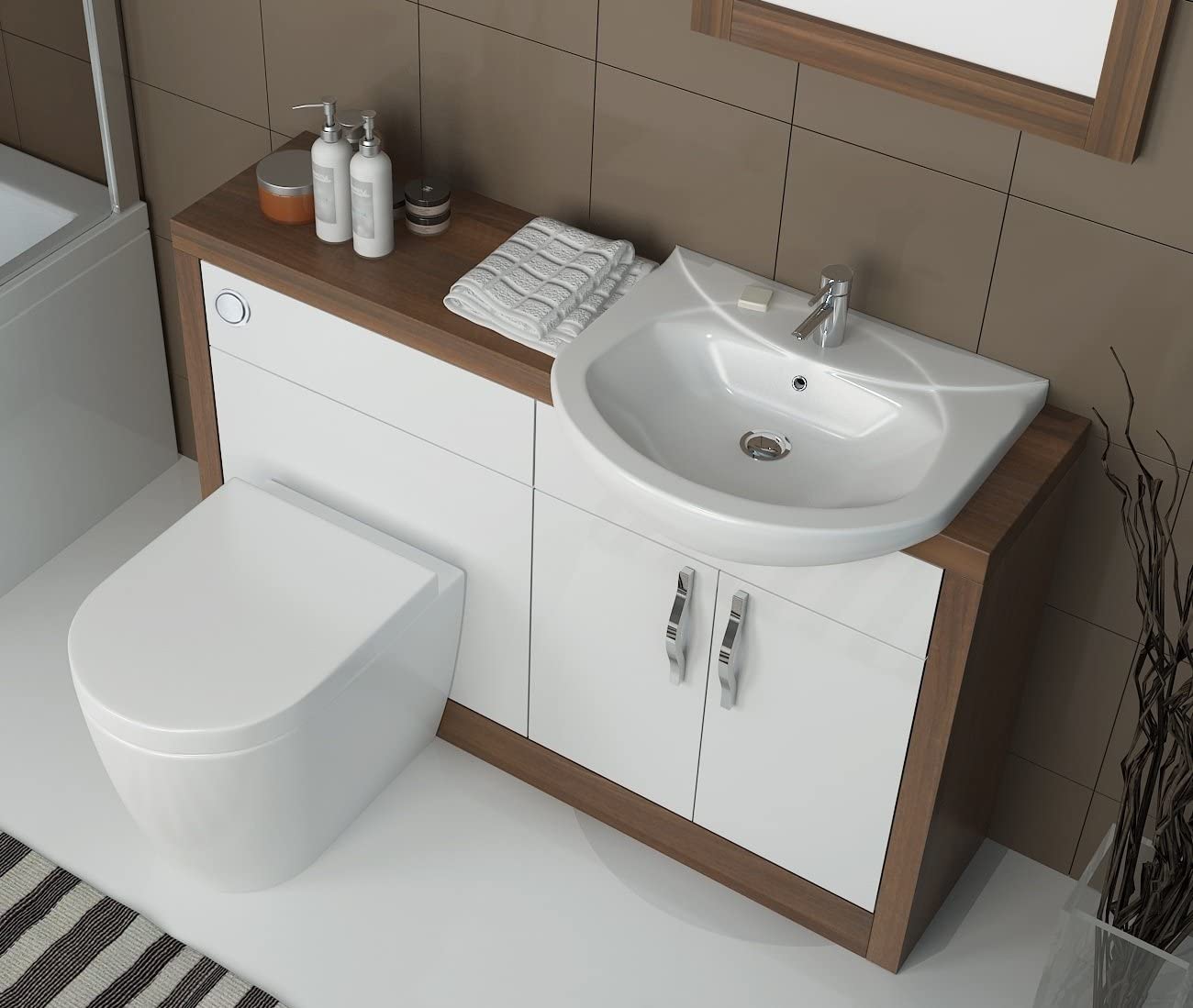 Không chỉ dừng lại ở thiết kế bồn rửa và toilet, các NTK còn bổ sung tủ lưu trữ cho phép tăng không gian thu xếp đồ đạc ở khu vực phòng tắm gọn gàng.