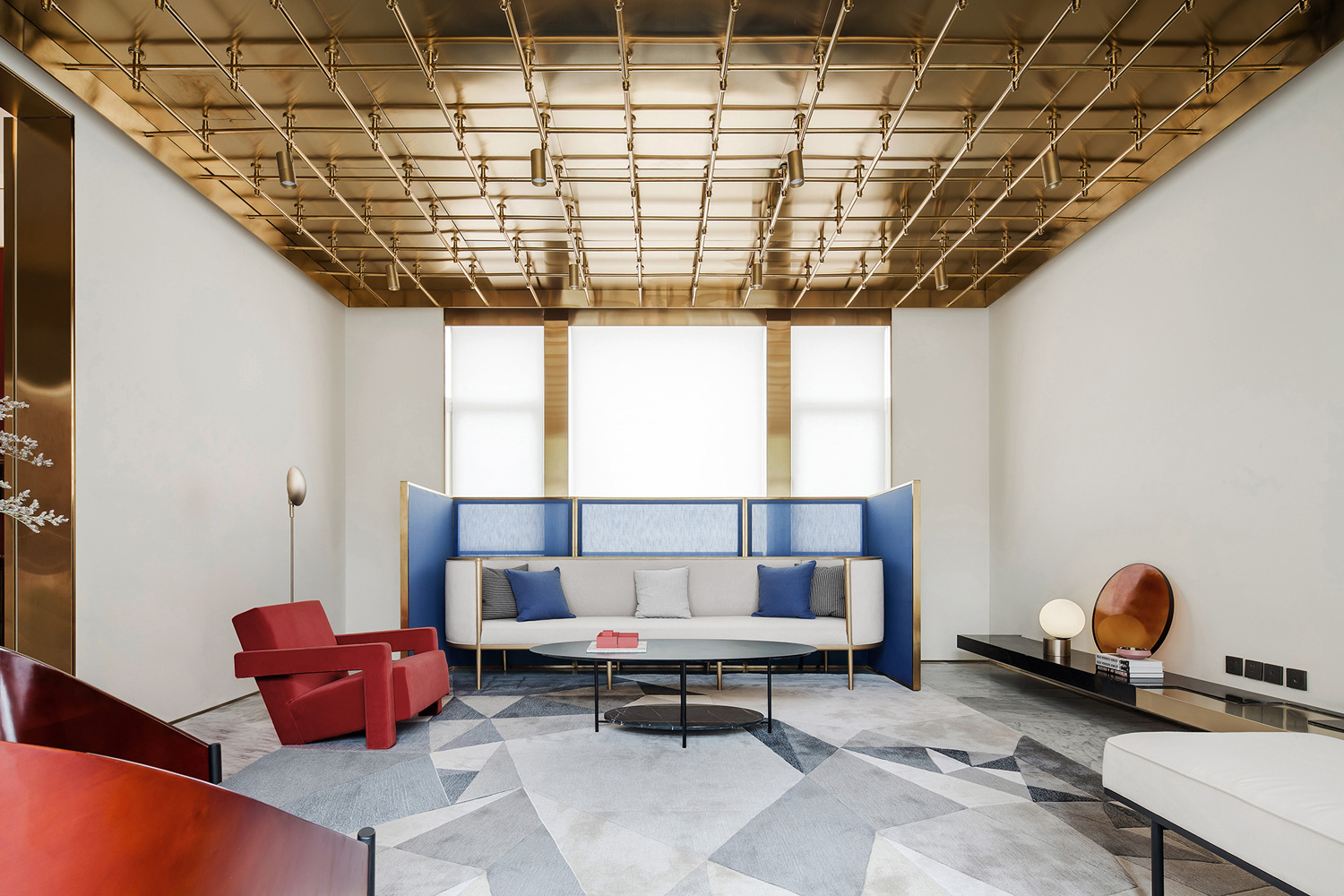 Không gian sống ấn tượng với thiết kế trần nhà đẹp, lạ, không đụng hàng