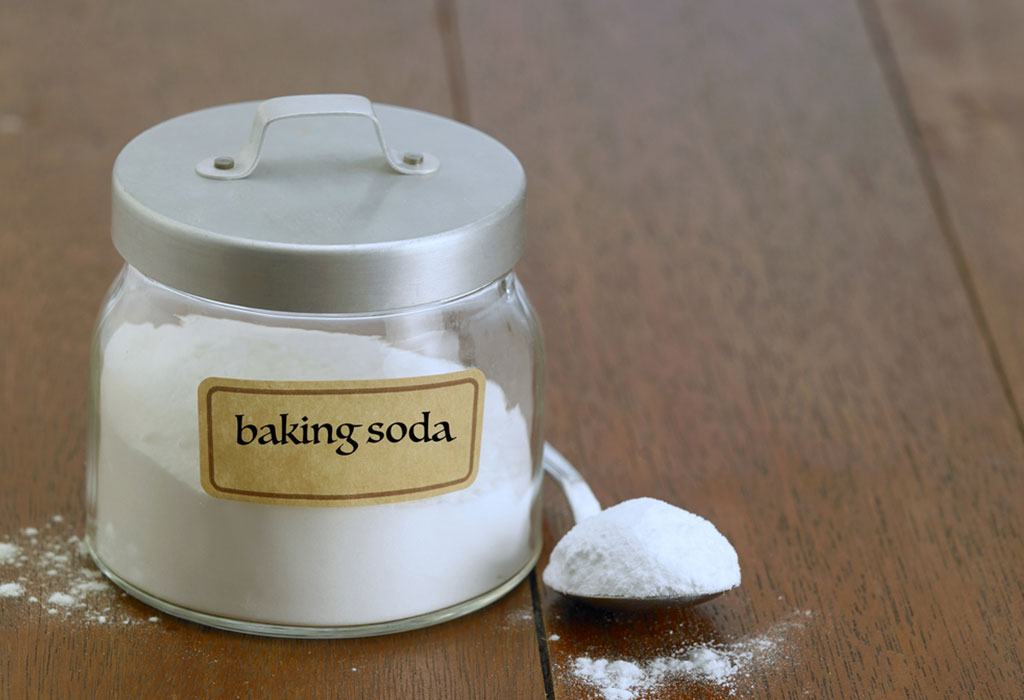 Như chúng ta đã biết, baking soda có vô vàn công dụng và hút ẩm là một trong số đó.